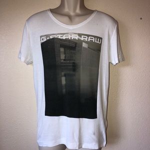 Gstarwhite size large V-neck T-shirt with design